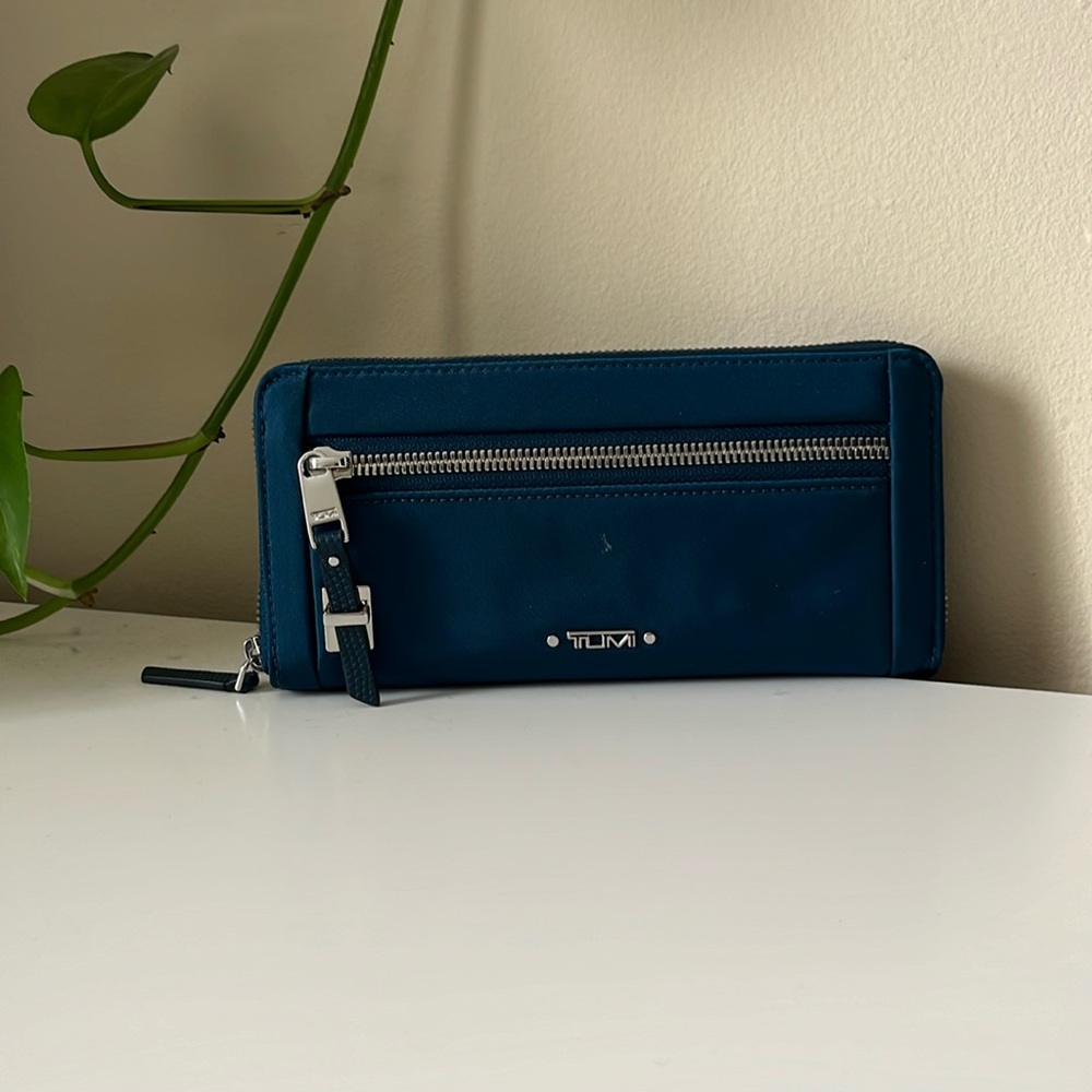 Tumi wallet